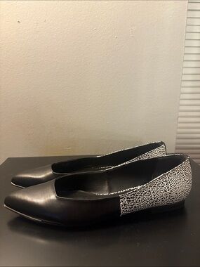 Circus by Sam Elderman black and white flats